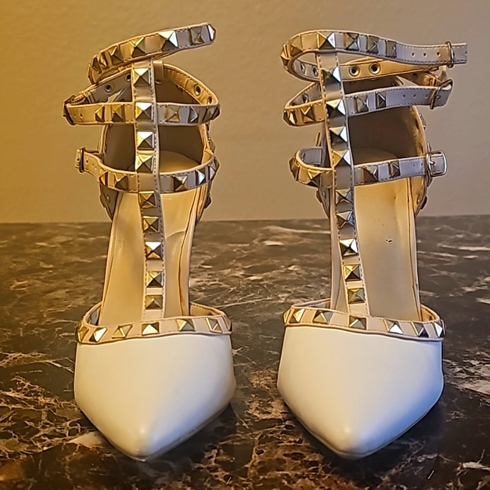 Wild diva biege and tan high heels size 6.